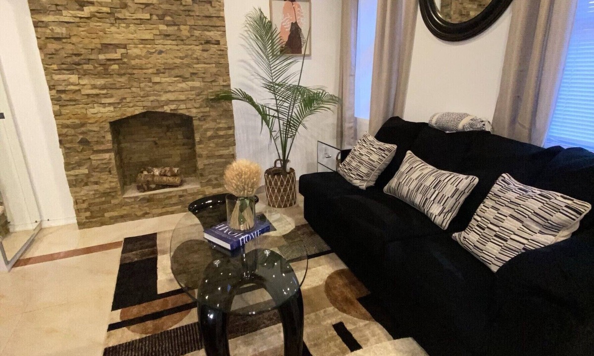 Bushwick House | Modern Rental Brooklyn's Hidden GEM