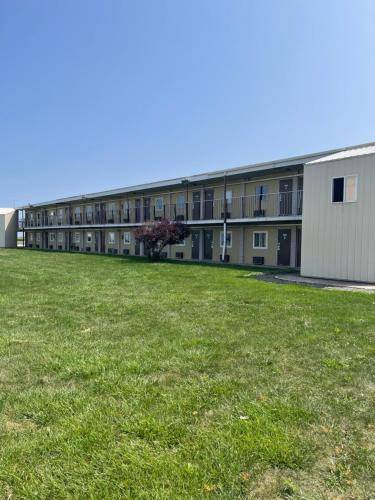 Mattoon Hotel | Motel ∙ 6 guests
