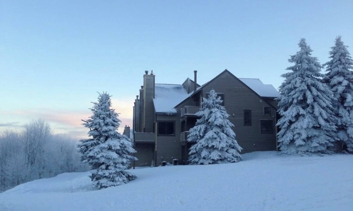Rockwood Condo | Mountain View Escape - 1BR Ski-in/out Rustic Condo