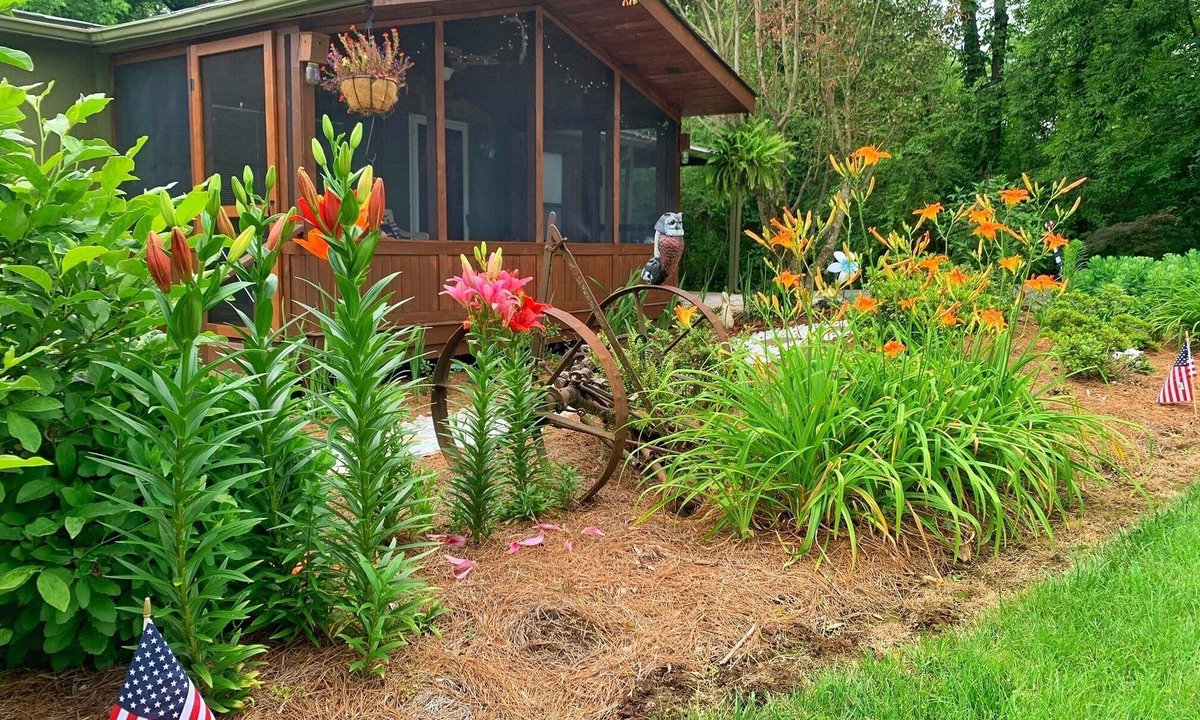 Kedron Cottage | Mule Town Cottage, Historic Columbia TN. 3BR/2BA