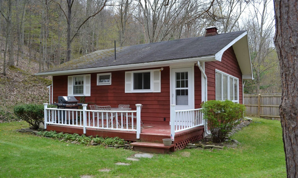 Naples Cottage | Nature Lovers Getaway Nestled In The Hills Of The Finger Lakes Region.