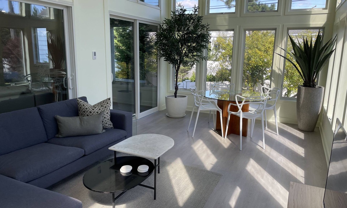 Loveladies House | NEWLY RENOVATED HOME. Oceanside -- one minute from the beach