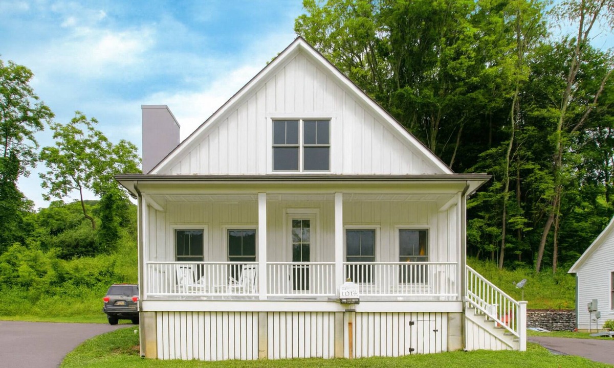 Warm Springs House | Next to the Springs! Bright + Modern Getaway Cottage Getaway