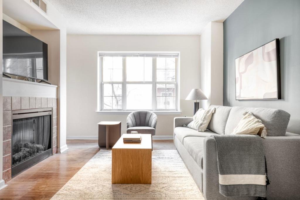 North Bethesda Apartment | North Bethesda 1br w wd pool gym nr Metro WDC-609