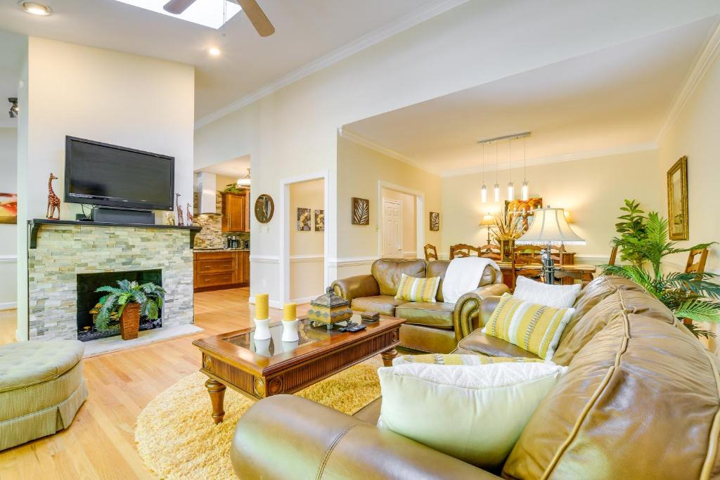 North Raleigh House | North Raleigh Vacation Rental about 8 Mi to Downtown!