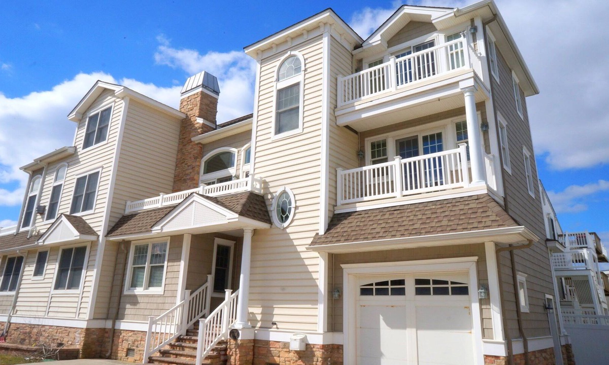Sea Isle City House | Not your typical Side by Side, Very short walk to the Beach