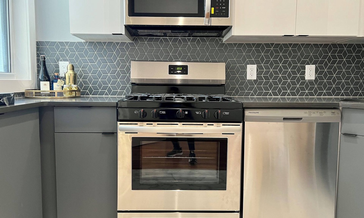 Mott Haven House | NYC Paradise near metro with 3 baths - parking - laundry