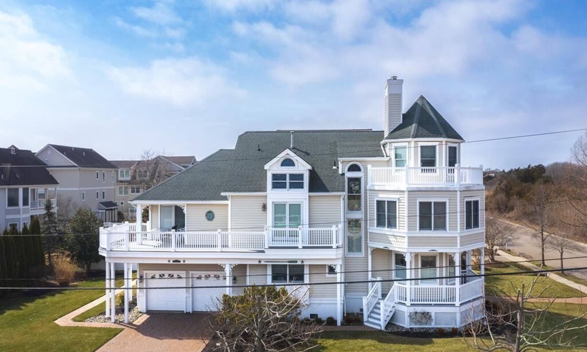 Admiral Estates House | Ocean View Cape May Beach Home w/Deck | Sleeps 14