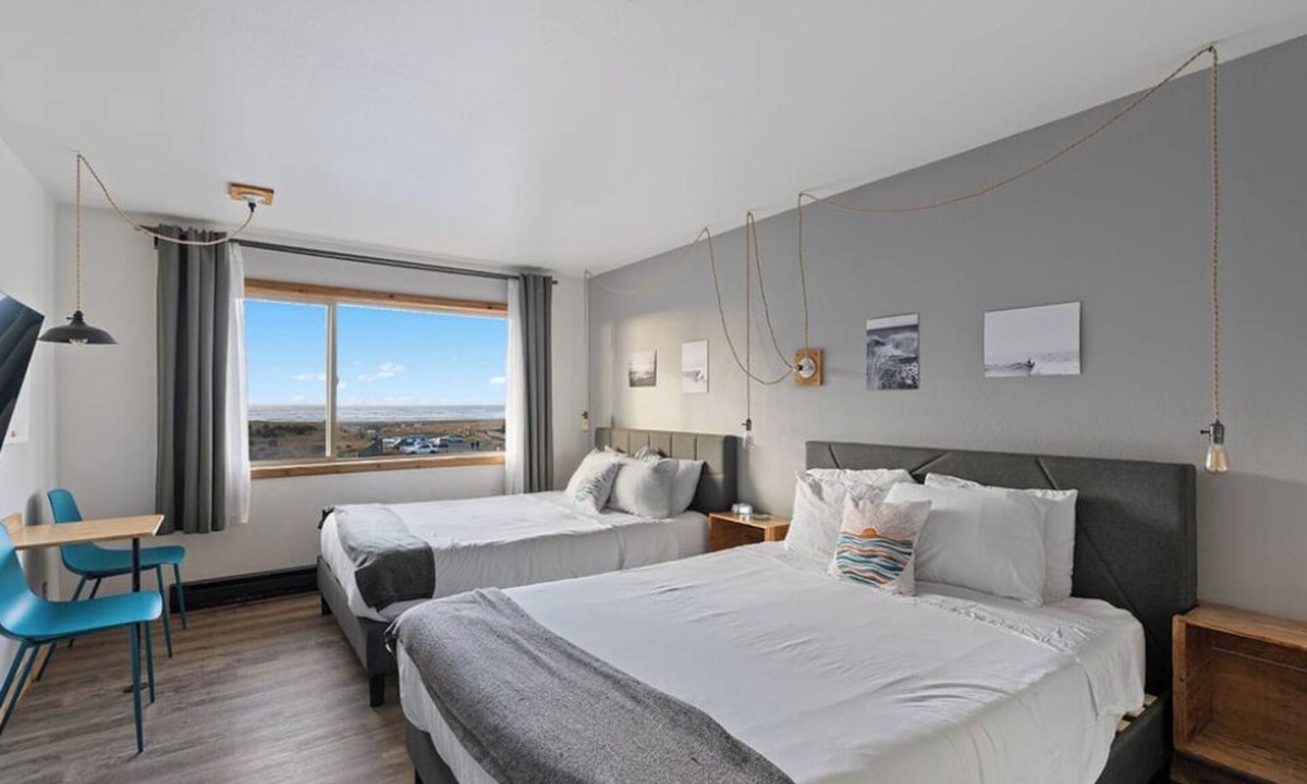 Long Beach Hotel | Oceanfront Accommodations! Indoor Pool and Sauna, Pets Allowed, Free Parking!