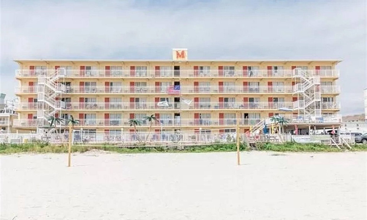 Wildwood Crest Condo | Oceanfront top flr 1 br condo at Madrid