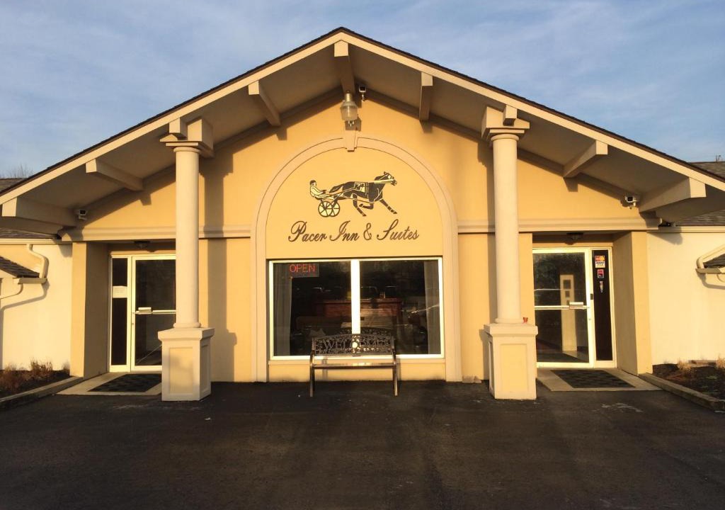 Delaware Hotel | Pacer Inn & Suites Motel