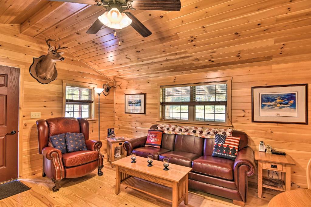 St George House | Parsons Cabin with Fire Pit and River Access!