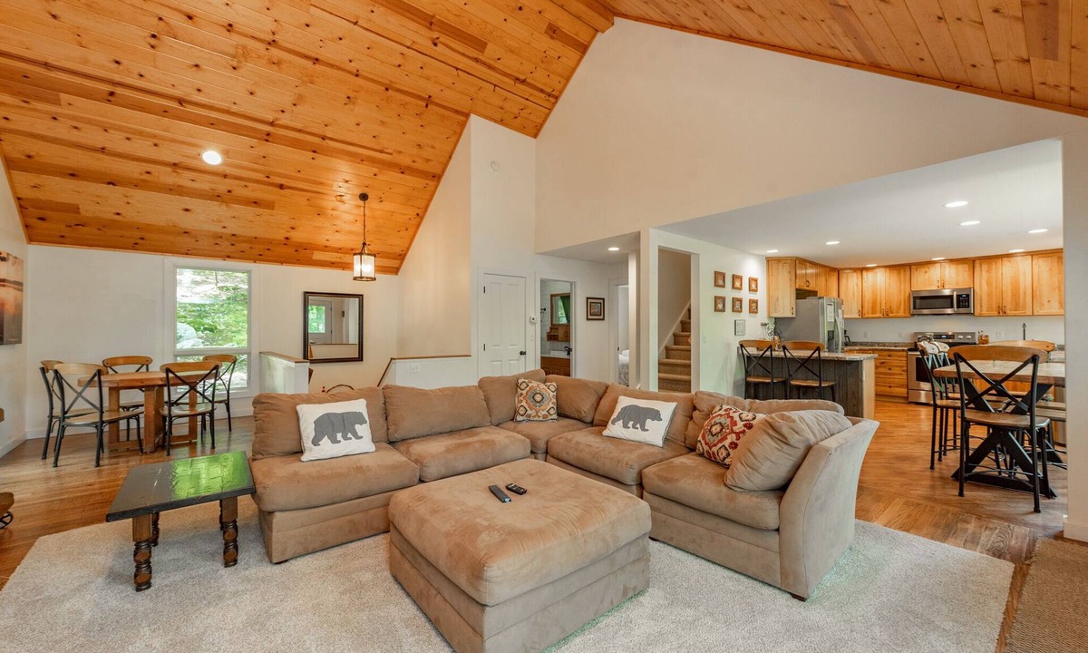 Swanton House | Peaceful Lakefront w/Fireplace & Views