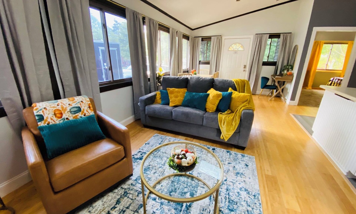 Pipestem Ski Chalet | ⛰️Peaks of Pipestem ⛰️nBrand new listing with all NEW furnishings