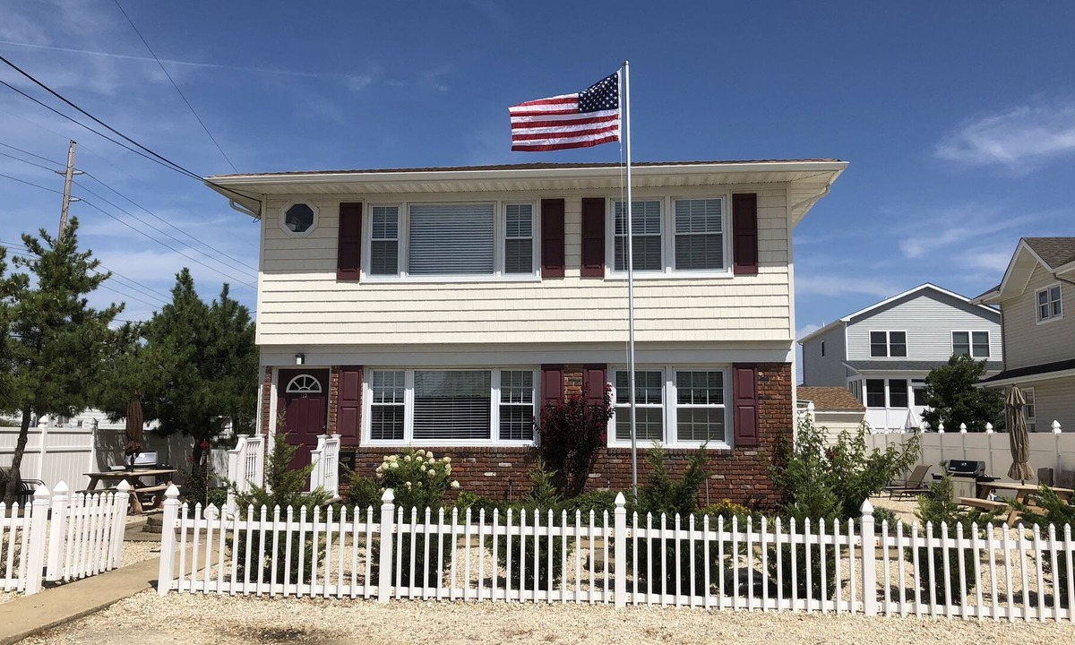Lavallette House | Perfect beach get away in Lavallette, on Haddonfield Ave, one block from beach.