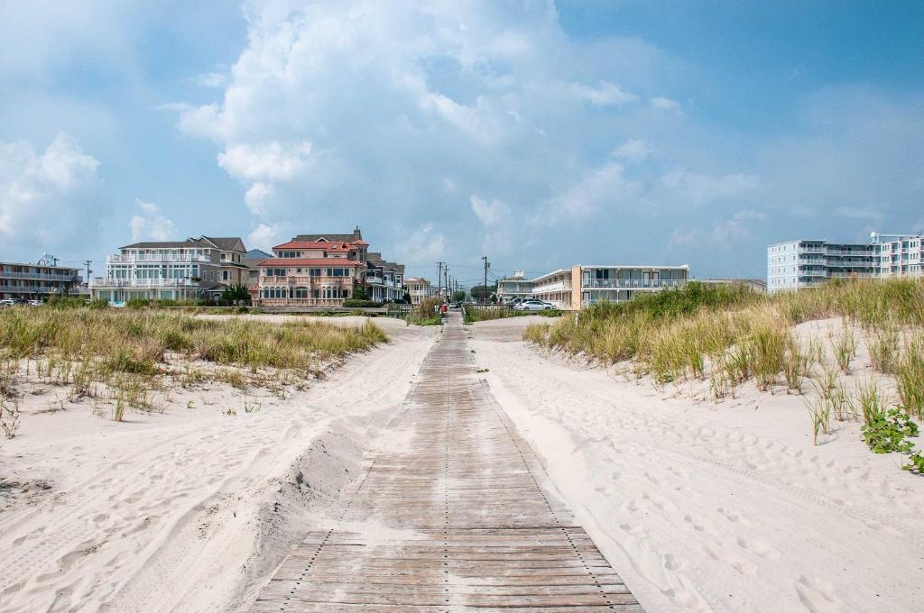 Wildwood Crest Apartment | Pet-Friendly Getaway with Patio, Less Than 1 Block to Beach!