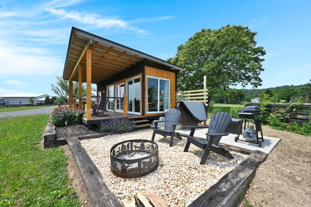 Pine Grove Apartment | Pine Grove Scenic View Unforgettable Love Getaway