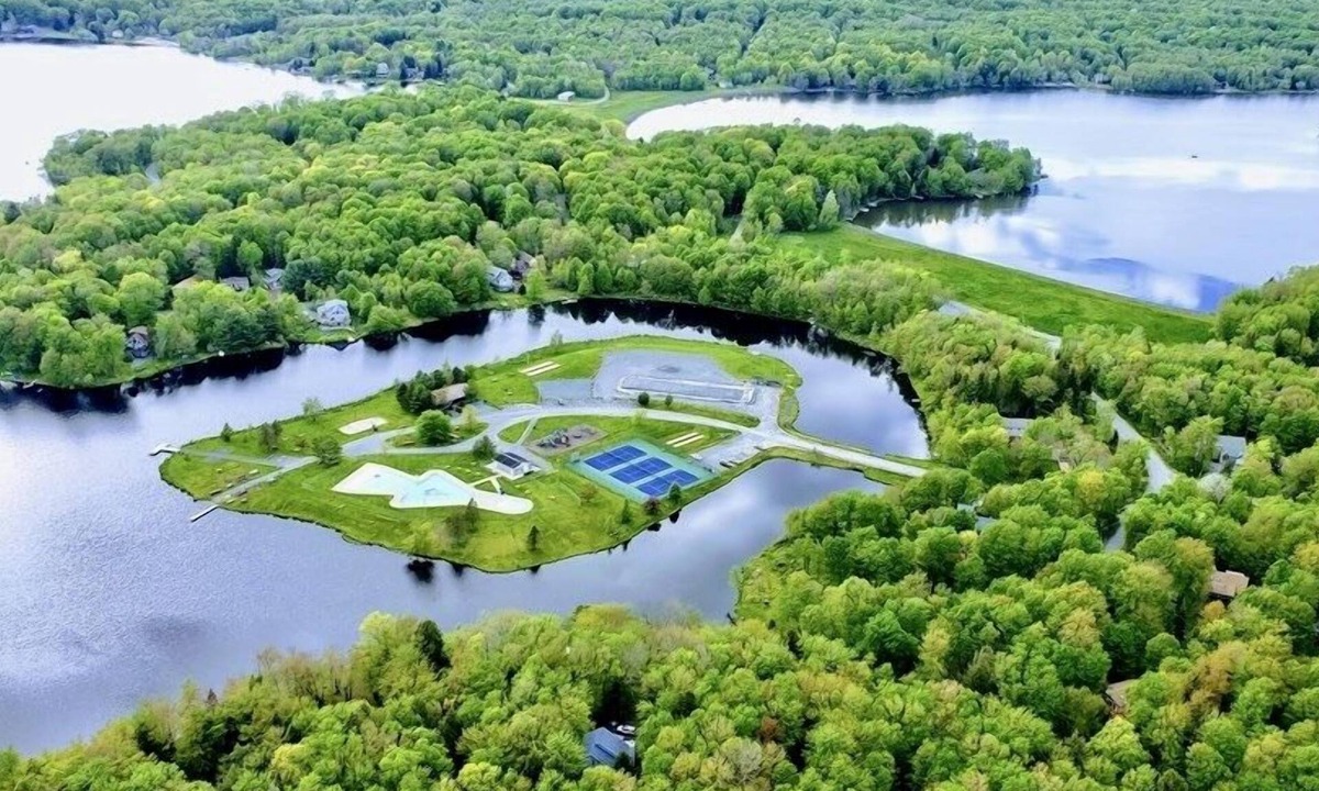 Thornhurst House | Pocono Mountain Home @ Arrowhead Lake