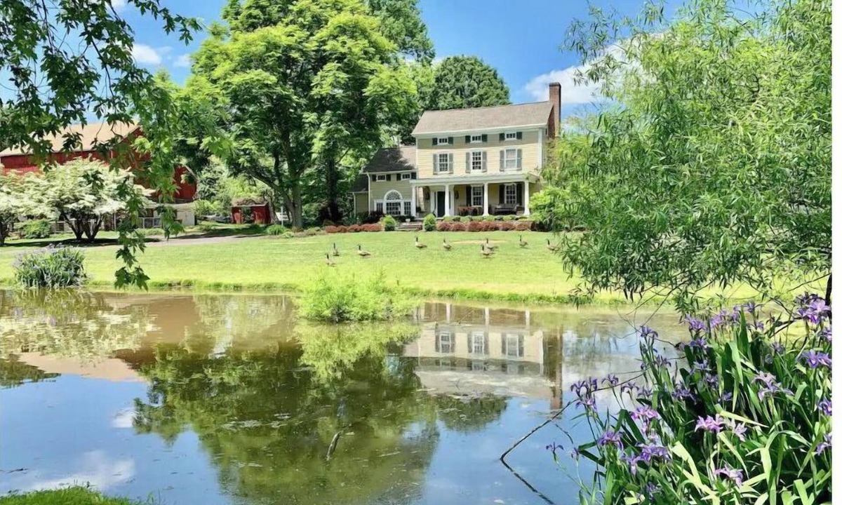 Newtown House | Pond View Farm 1825 Historic Bucks County Home