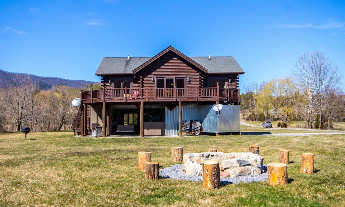 Luray Cabin | Poppy's Hideaway on the Shenandoah River!