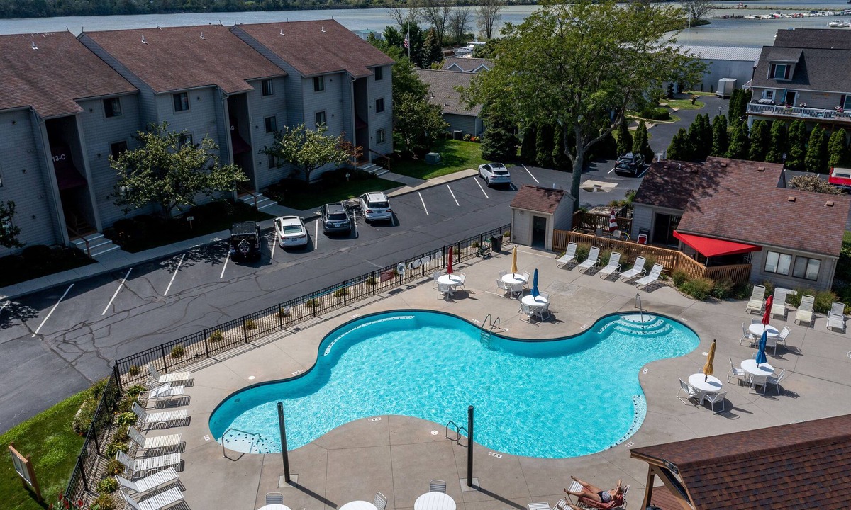 Port Clinton Condo | Premium Penthouse Condo, easy walk to jet express, Docks beach house & downtown