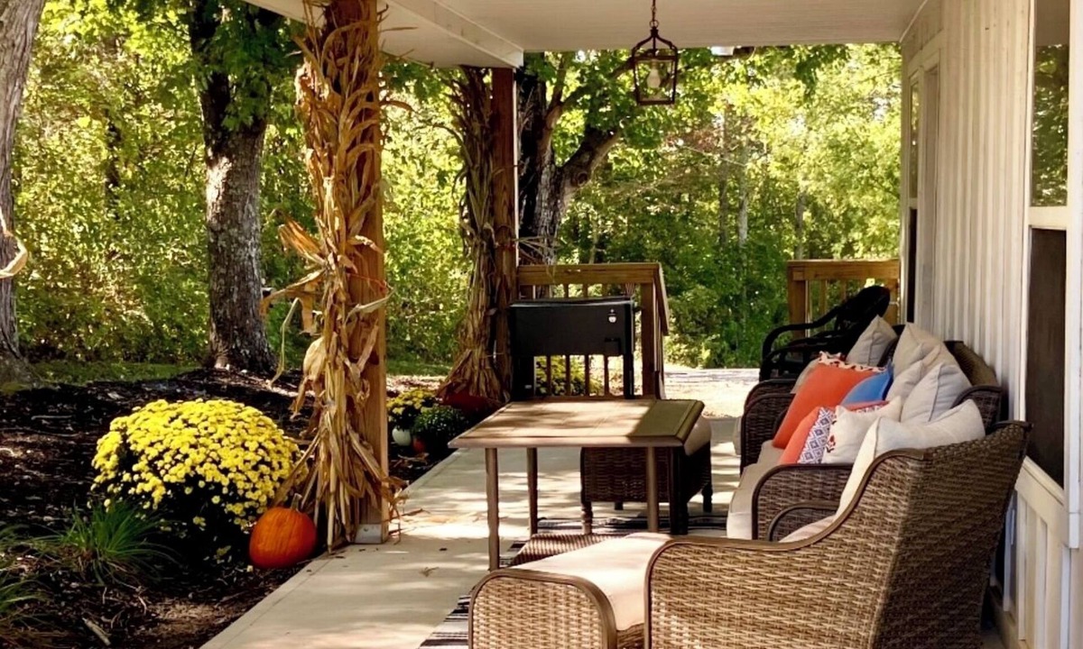 Frogue House | Pretty Cabin next to Dale Hollow State Park, with Boat Parking, 1 mile to Marina