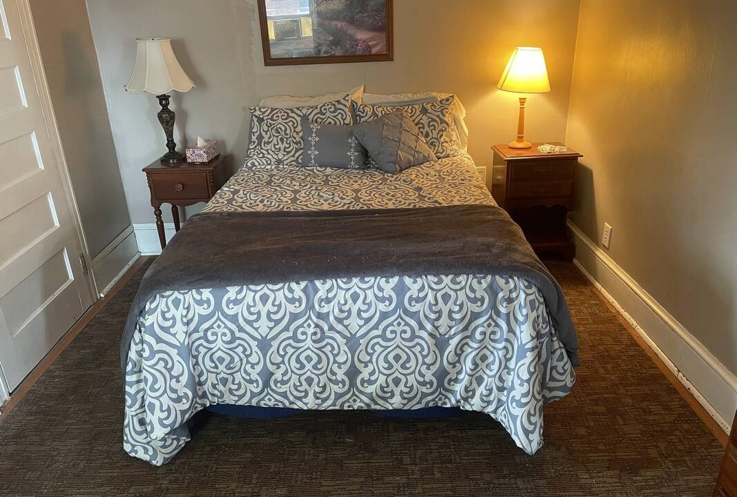 Frostburg Resort | Private room ∙ 1 guest