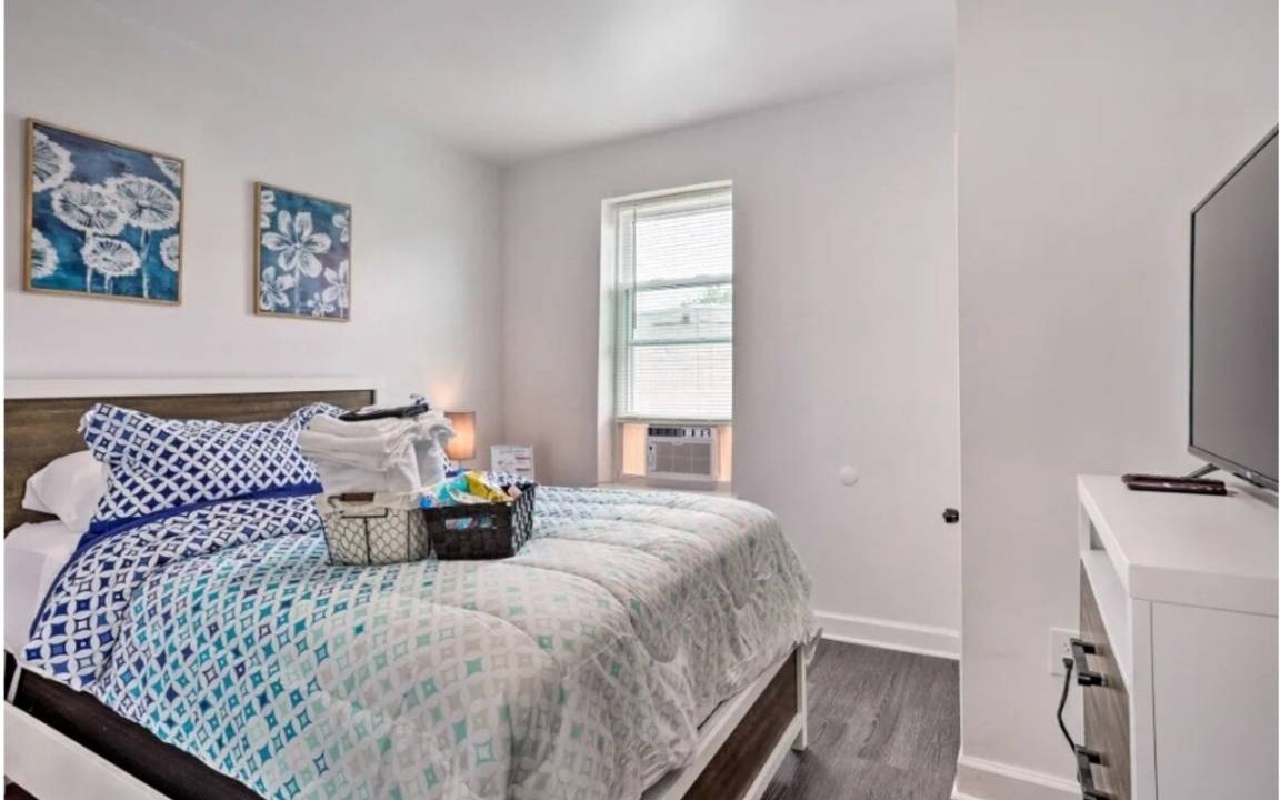 Philadelphia Resort | Private room ∙ 1 guest
