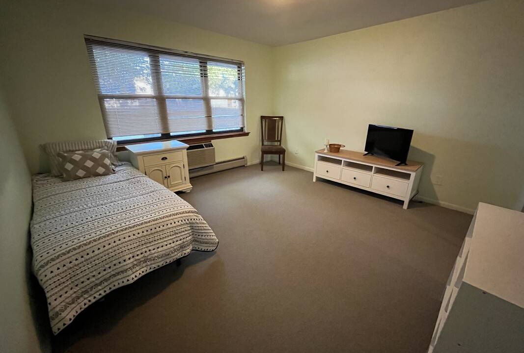 Secaucus Resort | Private room ∙ 2 guests