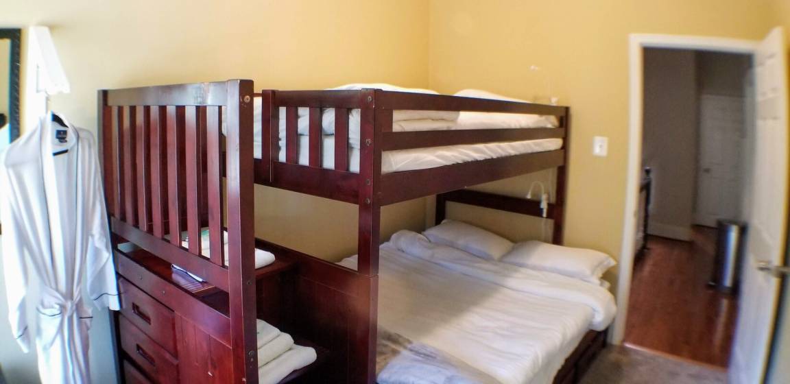 Downtown Baltimore Resort | Private room ∙ 2 guests