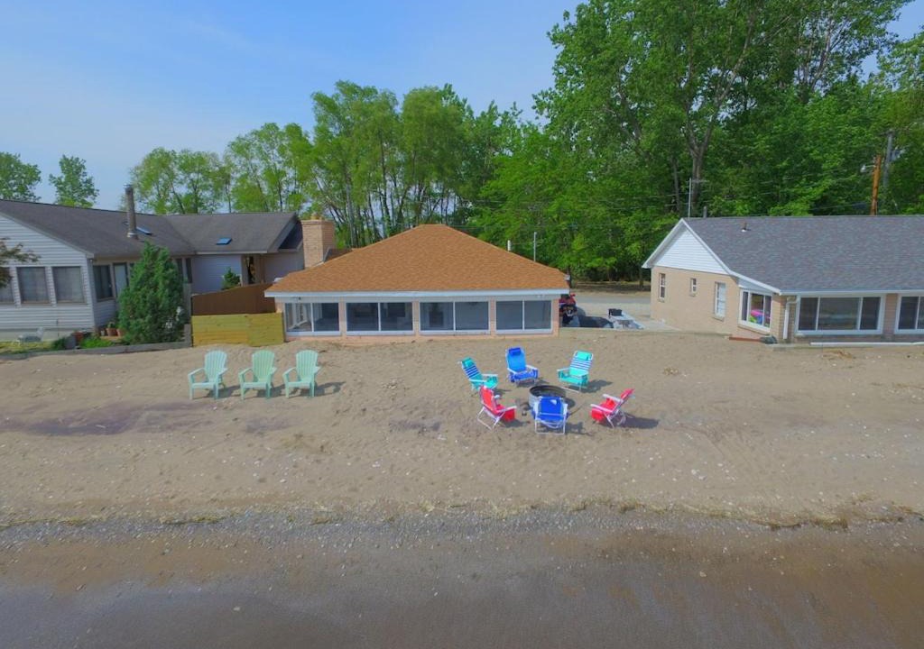 Oak Harbor House | Private Sand Beach Cottage - Sleeps 10