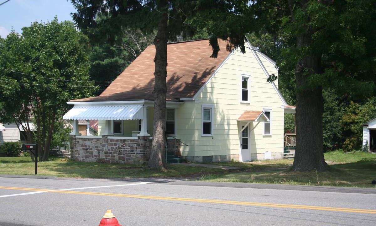 Pleasant Gap House | PSU-Happy Valley Cottage