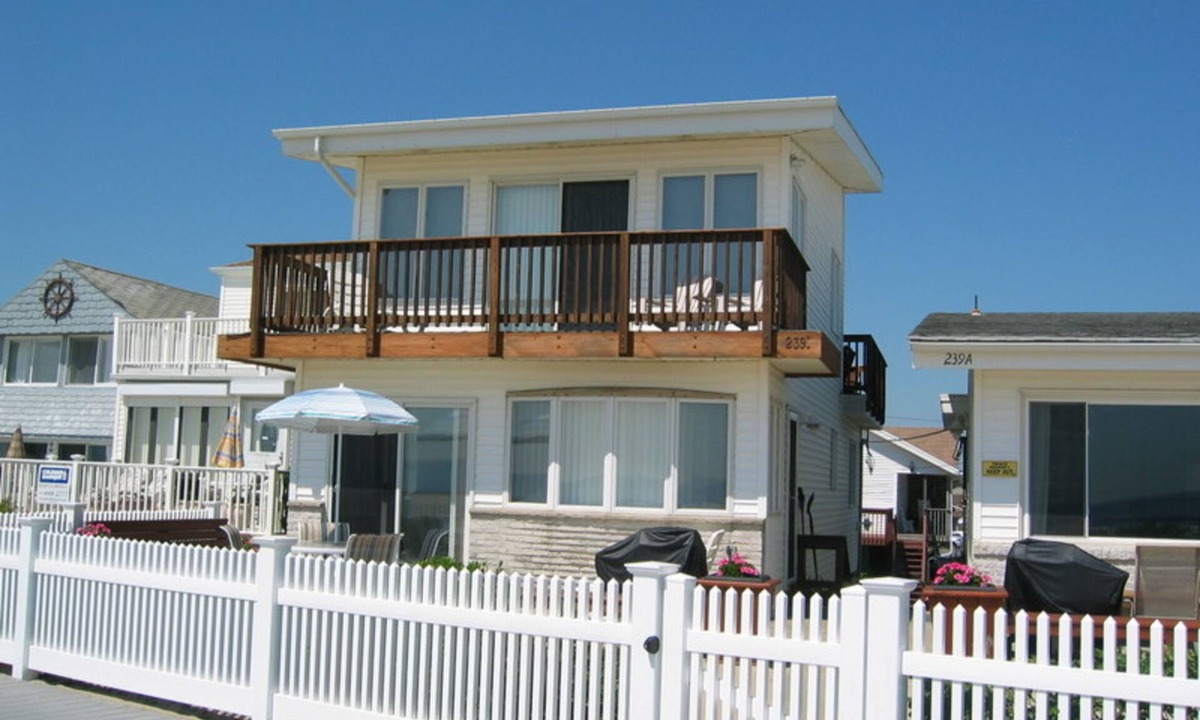 Point Pleasant Beach House | PT. PLEASANT BEACH OCEAN FRONT PERFECTLY LOCATED ON THE BOARDWALK