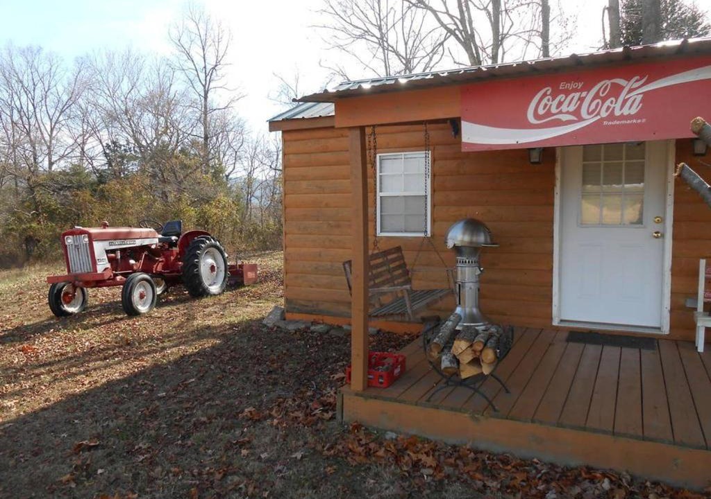 Sparta House | Quaint efficiency Coke Cabin located near Cane Crk
