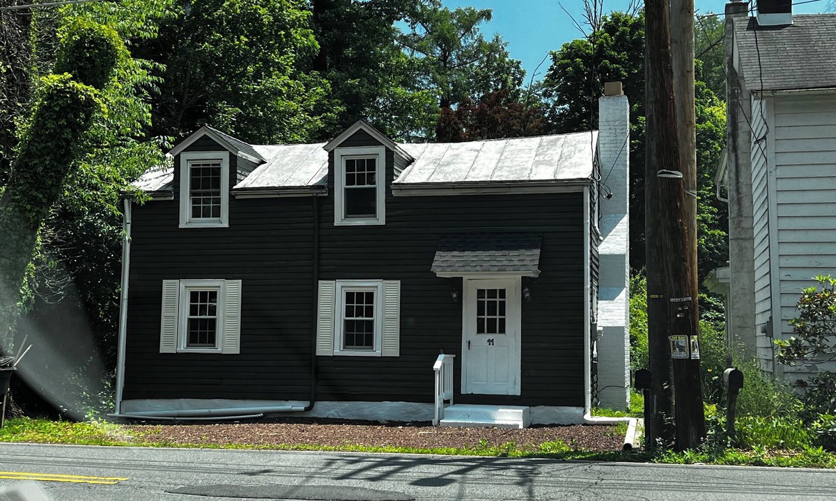 West Trenton House | Quaint Historic Colonial in West Trenton Ewing New Jersey