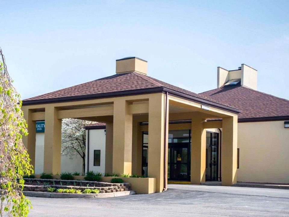 West Milton Hotel | Quality Inn New Columbia-Lewisburg