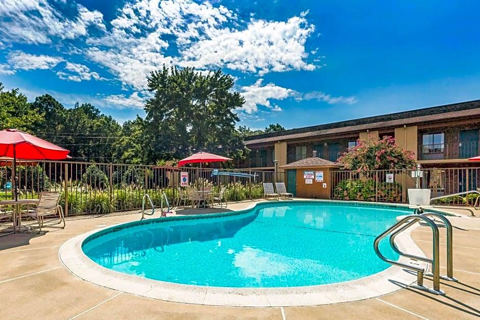 Easton Hotel | Quality Inn