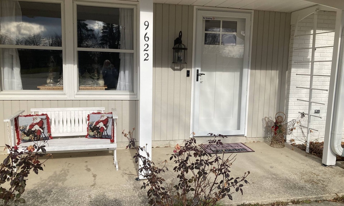 Saint Marys  Allen County House | Quiet and comfy home is one of Fort Wayne's most sought after areas of the city