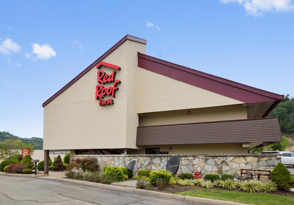 Hurricane Hotel | Red Roof Inn Charleston West - Hurricane, WV