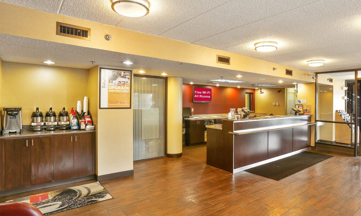 Lutherville Timonium Hotel | Red Roof Inn PLUS+ Baltimore North - Timonium