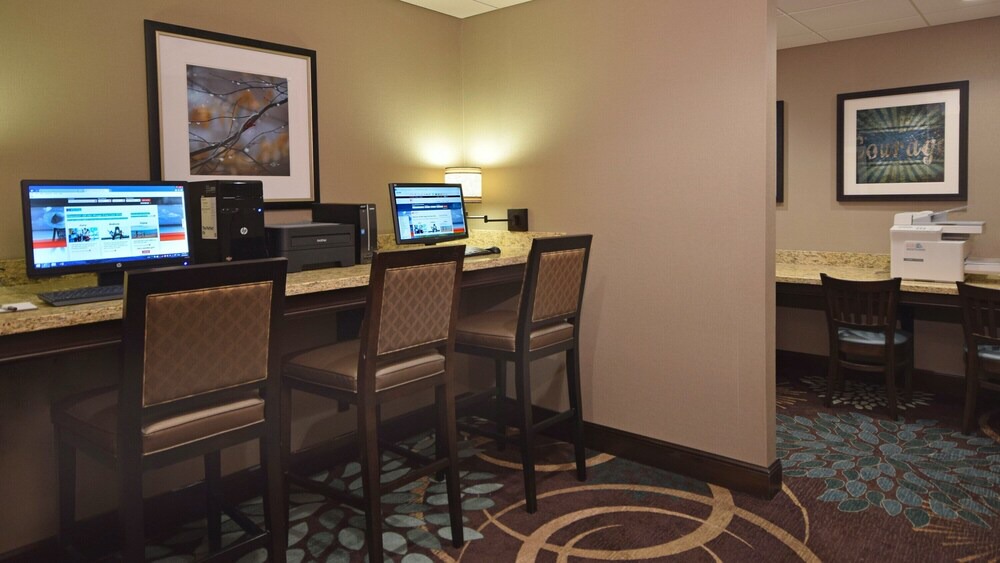 Beckett Ridge Apartment | Renovated Studio | Free Daily Breakfast, Fitness Center, Indoor Pool