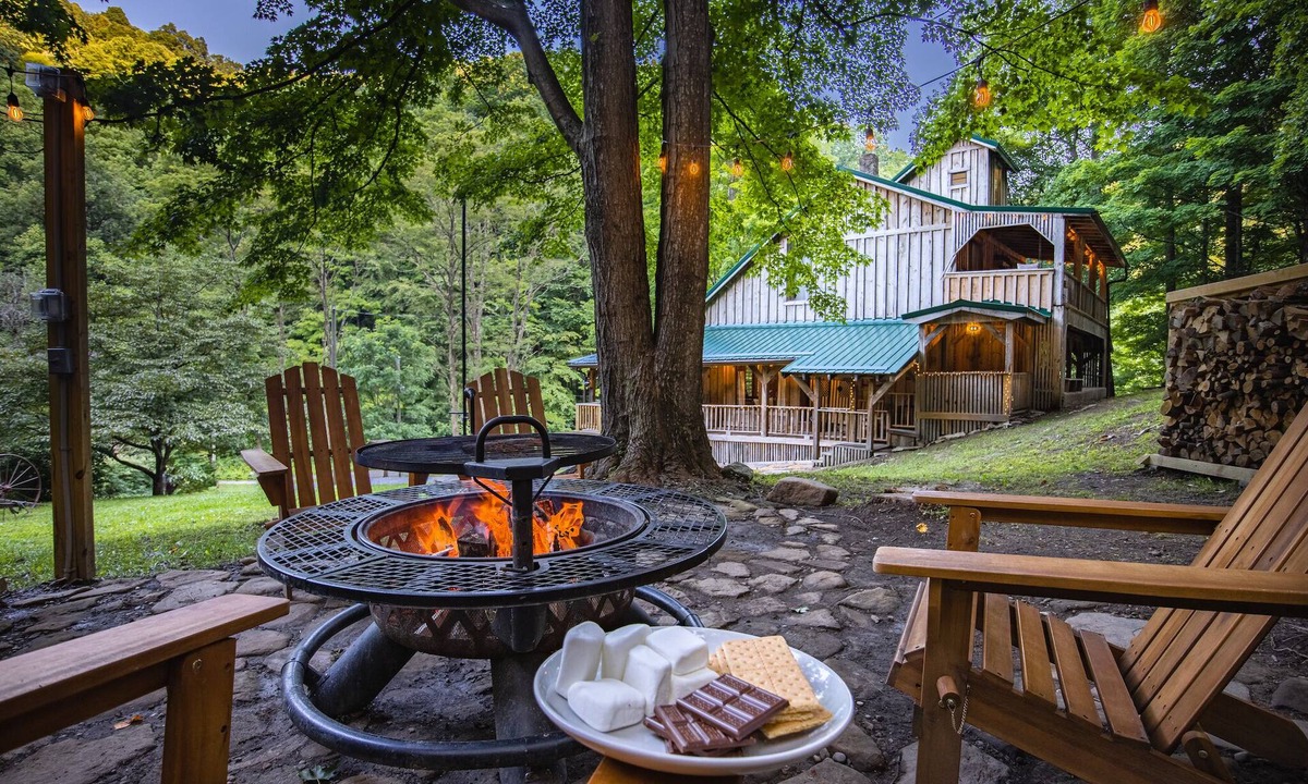 Ansted Cabin | Rich Creek Wilderness Cabin Retreat · Off-Grid Family Haven