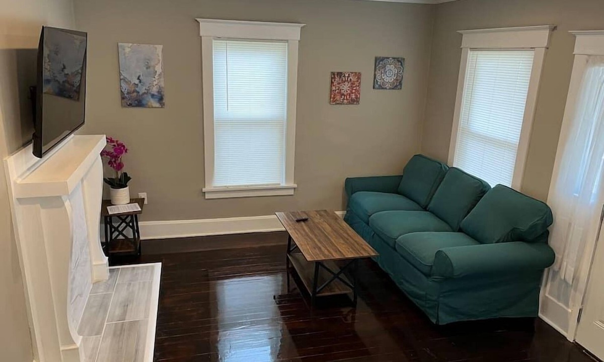 Norwood House | Ridgeway, 2 Bedroom House near Xavier, Downtown
