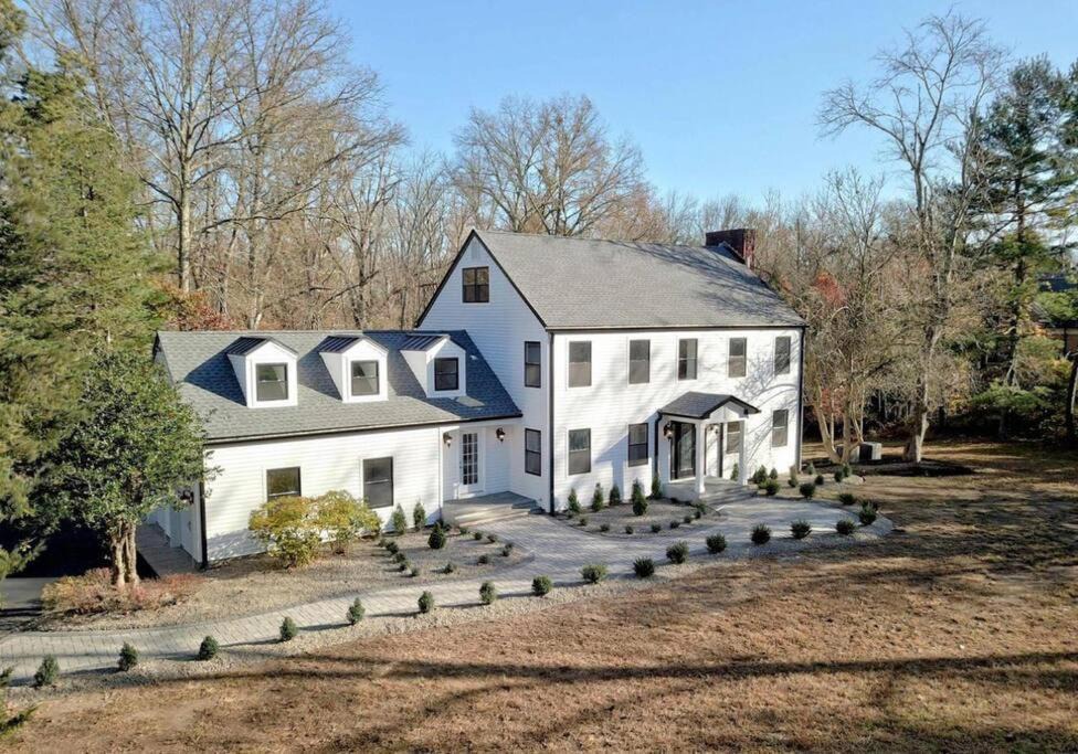 Princeton Villa | River View Estate: 5 mins from Princeton downtown