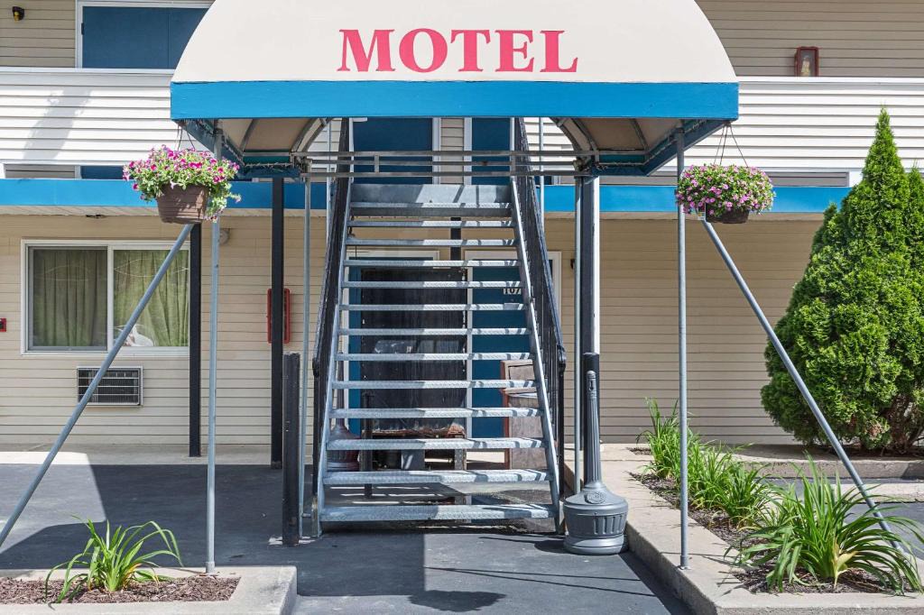 Rodeway Inn Milford | Milford