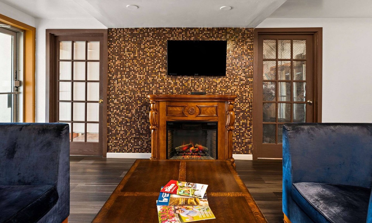 Brooklawn Hotel | Rodeway Inn