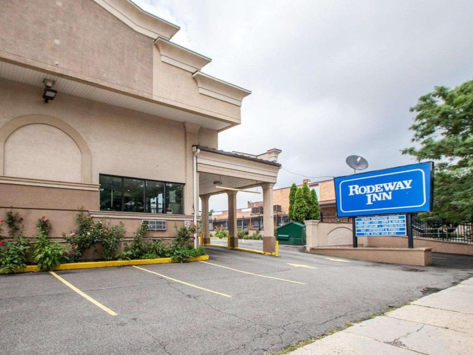 Paterson Hotel | Rodeway Inn