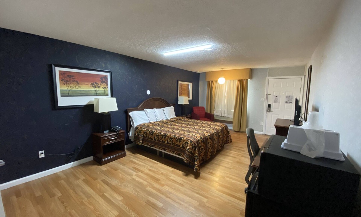 Absecon Hotel | Royal Lodge