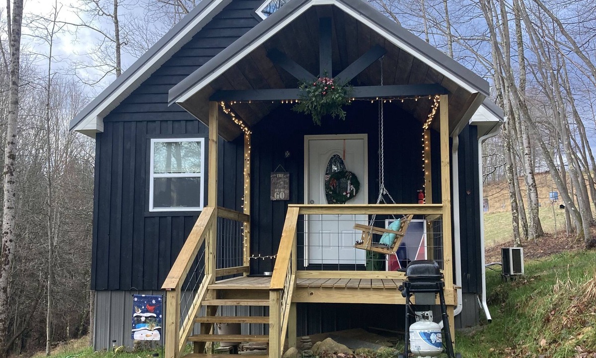 French Creek Cabin | Sandstone: cozy, new, secluded cabin for making memories!