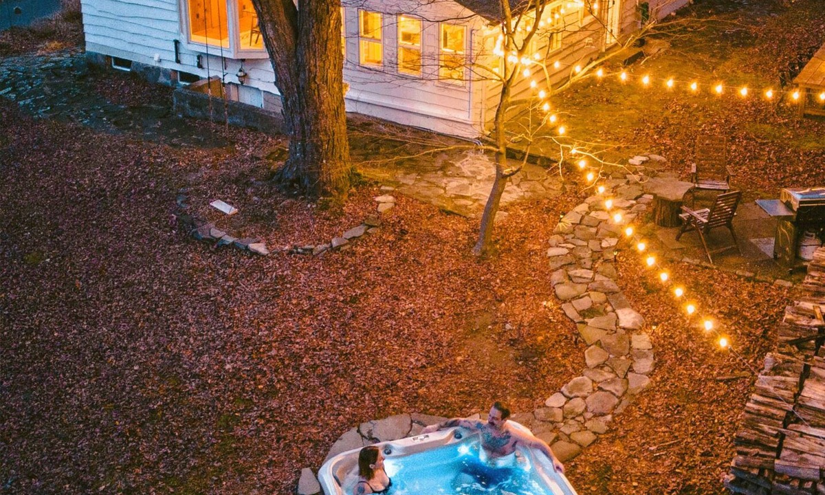 Cuddebackville Cabin | Sauna & Hot Tub Creekfront Oasis · Hikers Hollow